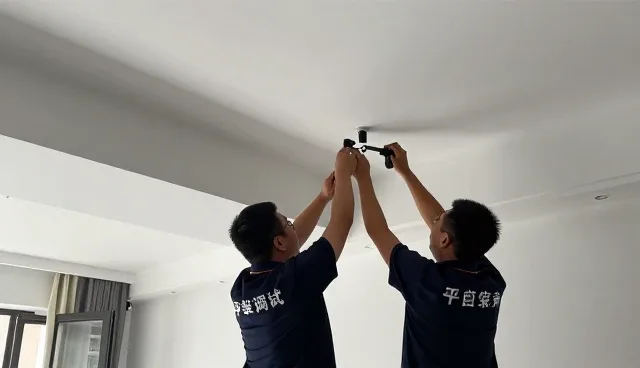 定制开发服务全流程跟进：选、用、管三步走